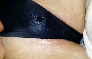 XXX Ein reife weiber sex Mann kann der Versuchung nicht widerstehen, die braunen Haare abzureißen, die in den Arsch kommen